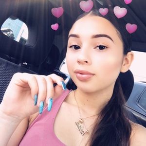 Meet your Posher, Elizabeth